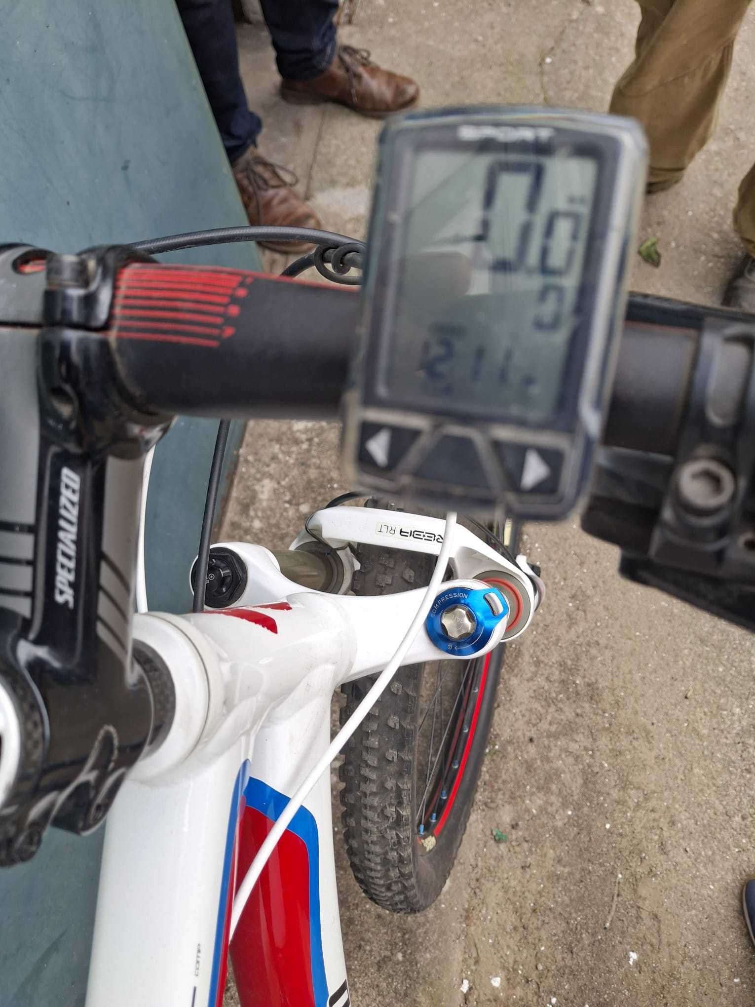 Bicicleta Specialized Stumpjumper Comp carbono