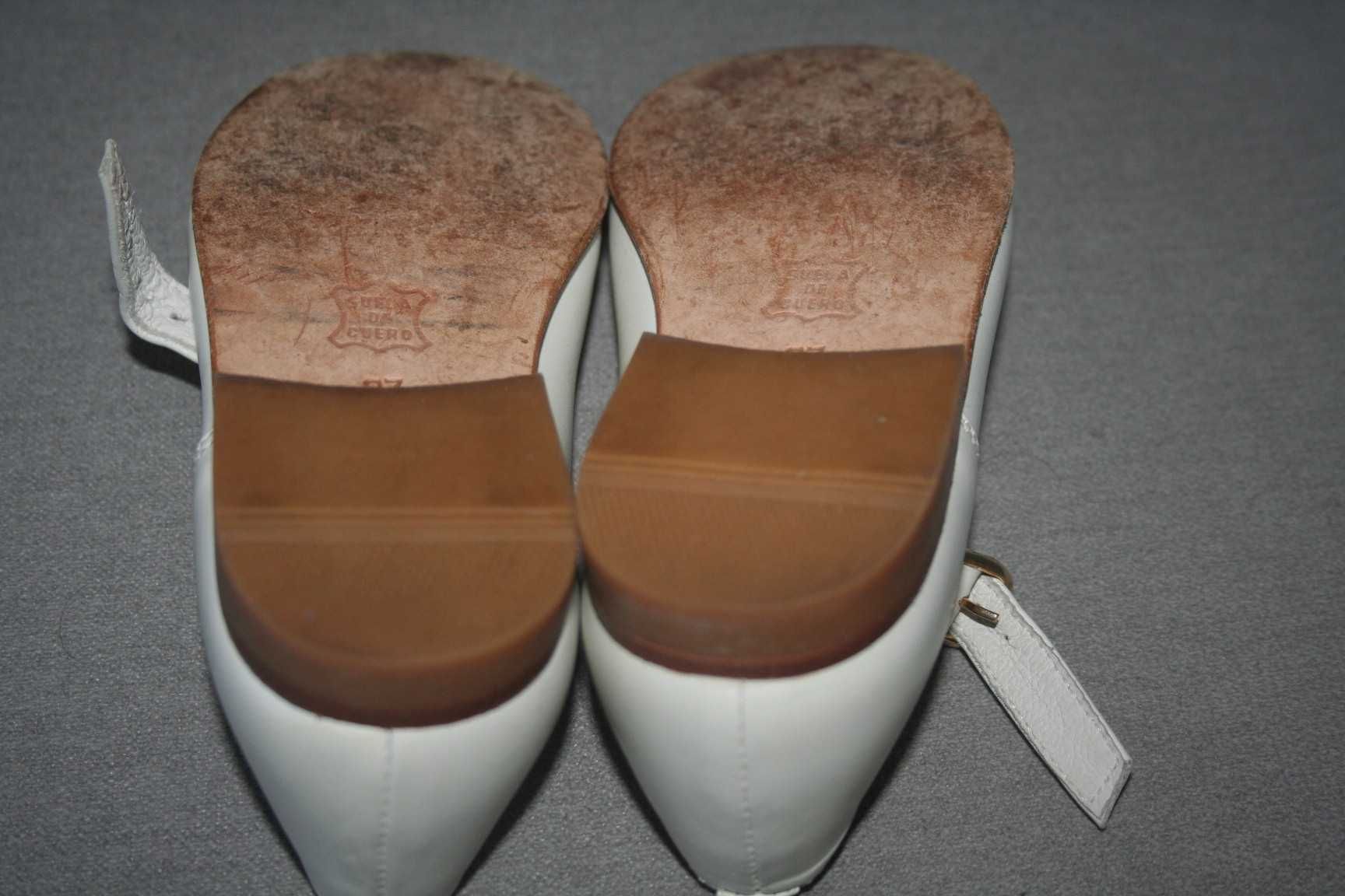 Sapatos brancos ABETITOS nº 27