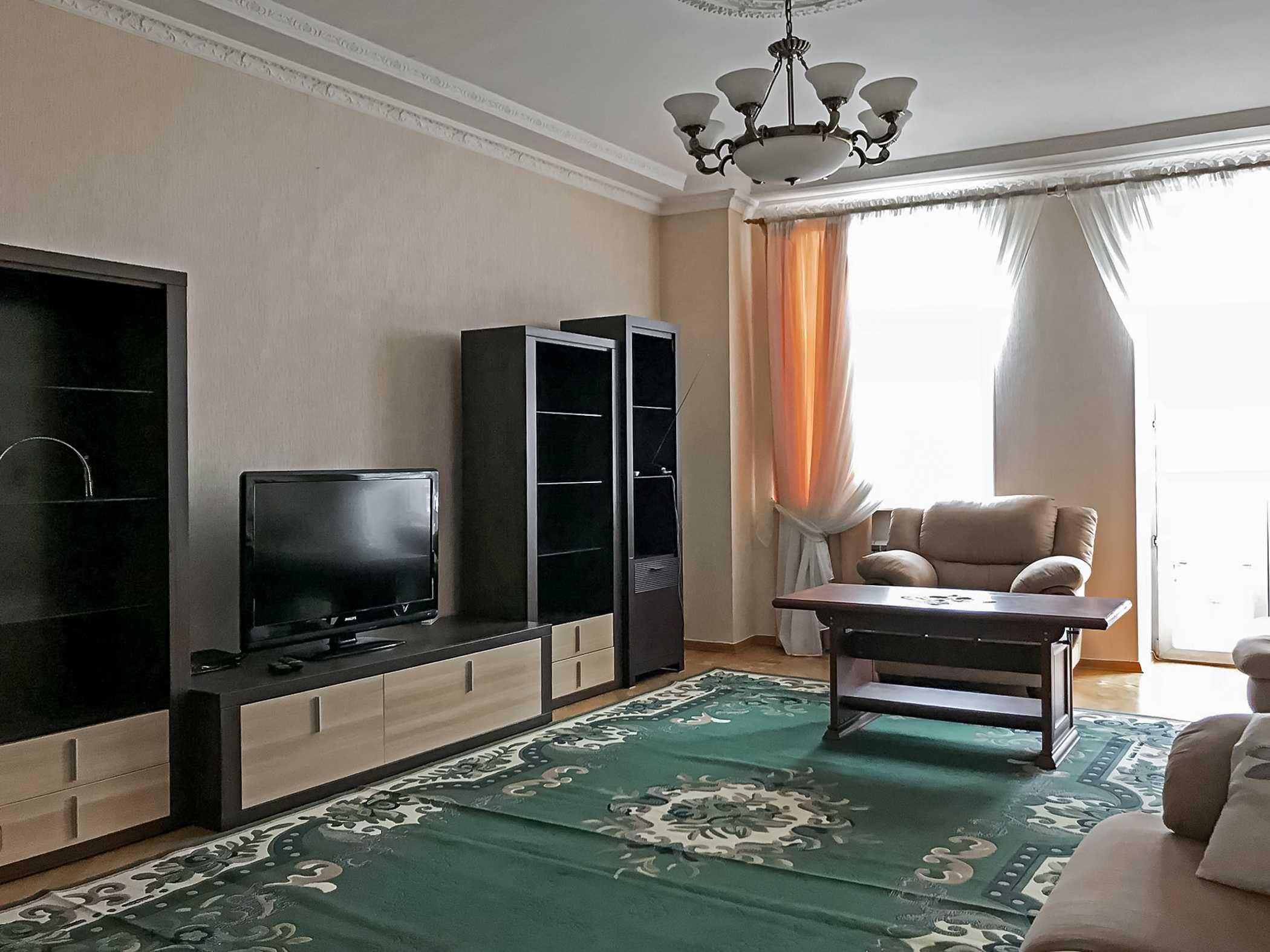 Оренда, Гусовського, 11/11, 3 кімн, 145м, ЖК «Введенський», Печерськ
