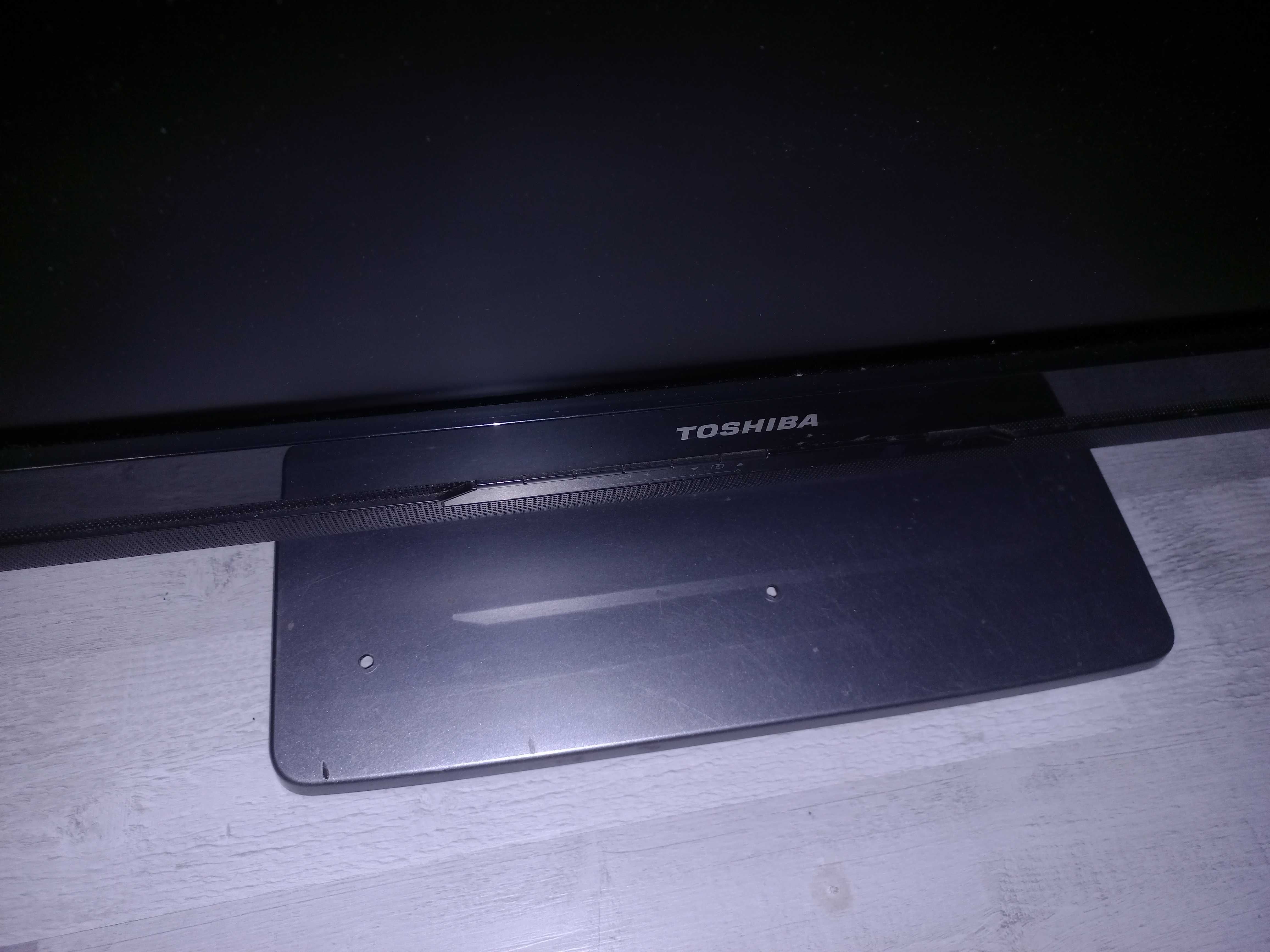 Prosty Telewizor LCD Toshiba Regza 32 cale model: 32AV501P