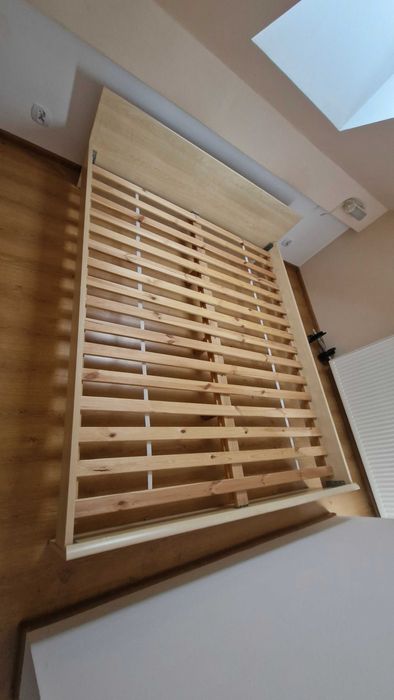 Zestaw łóżko i szafki