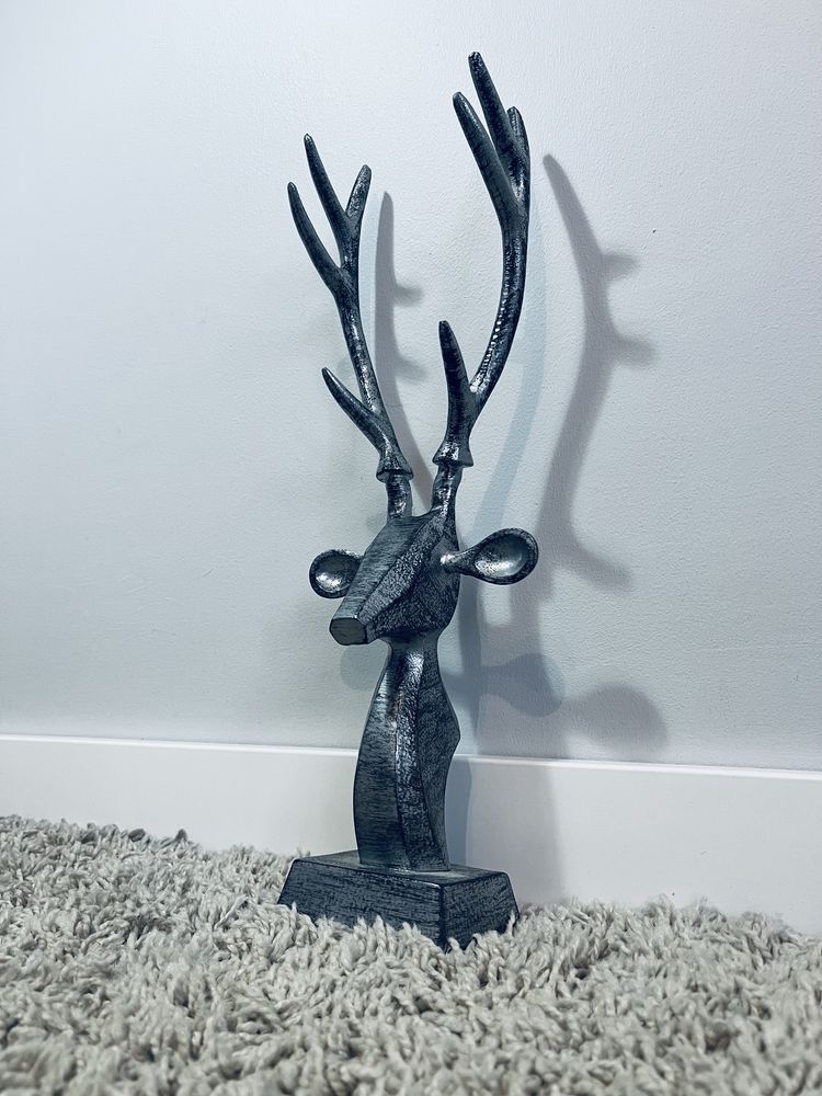 Srebrny jelen metalowy posag figurka z rogami metalowy srebrny