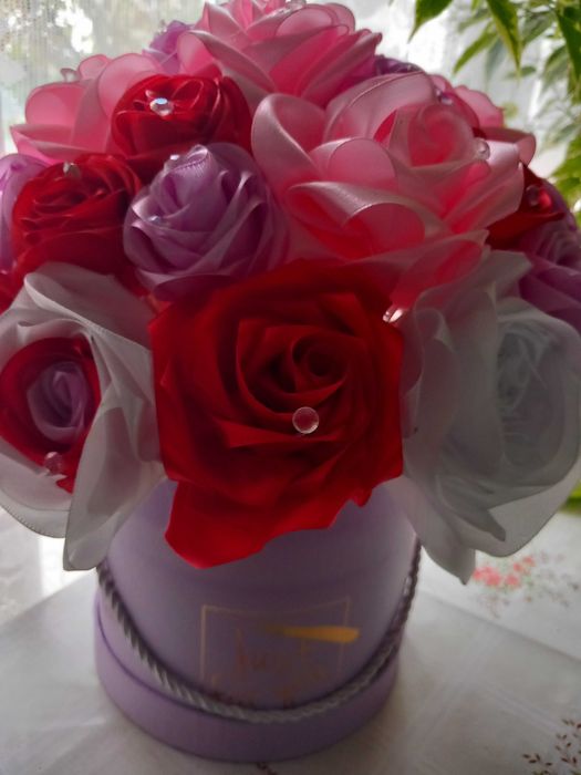 Box kwiatowy, piękny bukiet róż