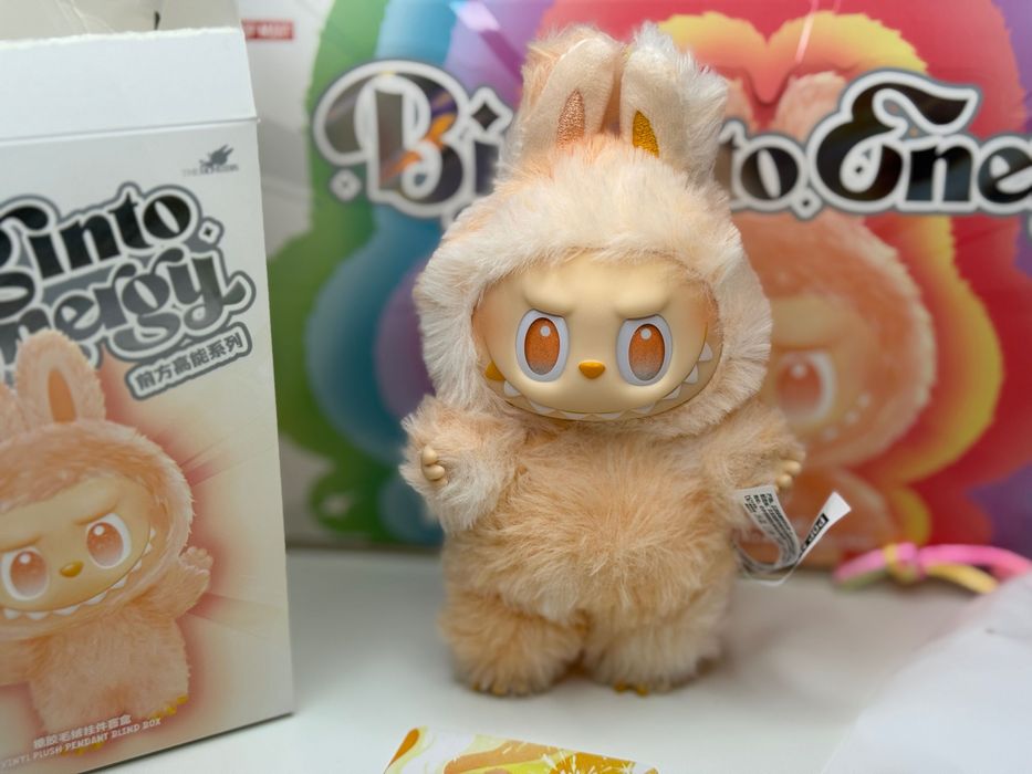 Labubu Big into Energy Pop Mart