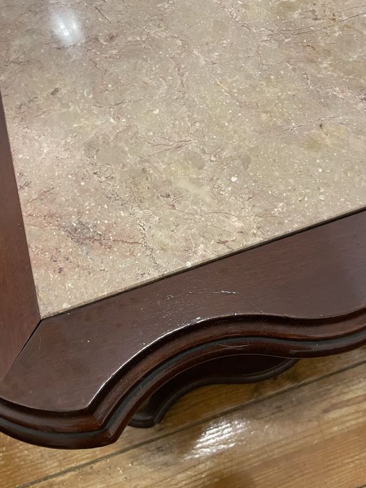 Mesa de centro com pedra mármore