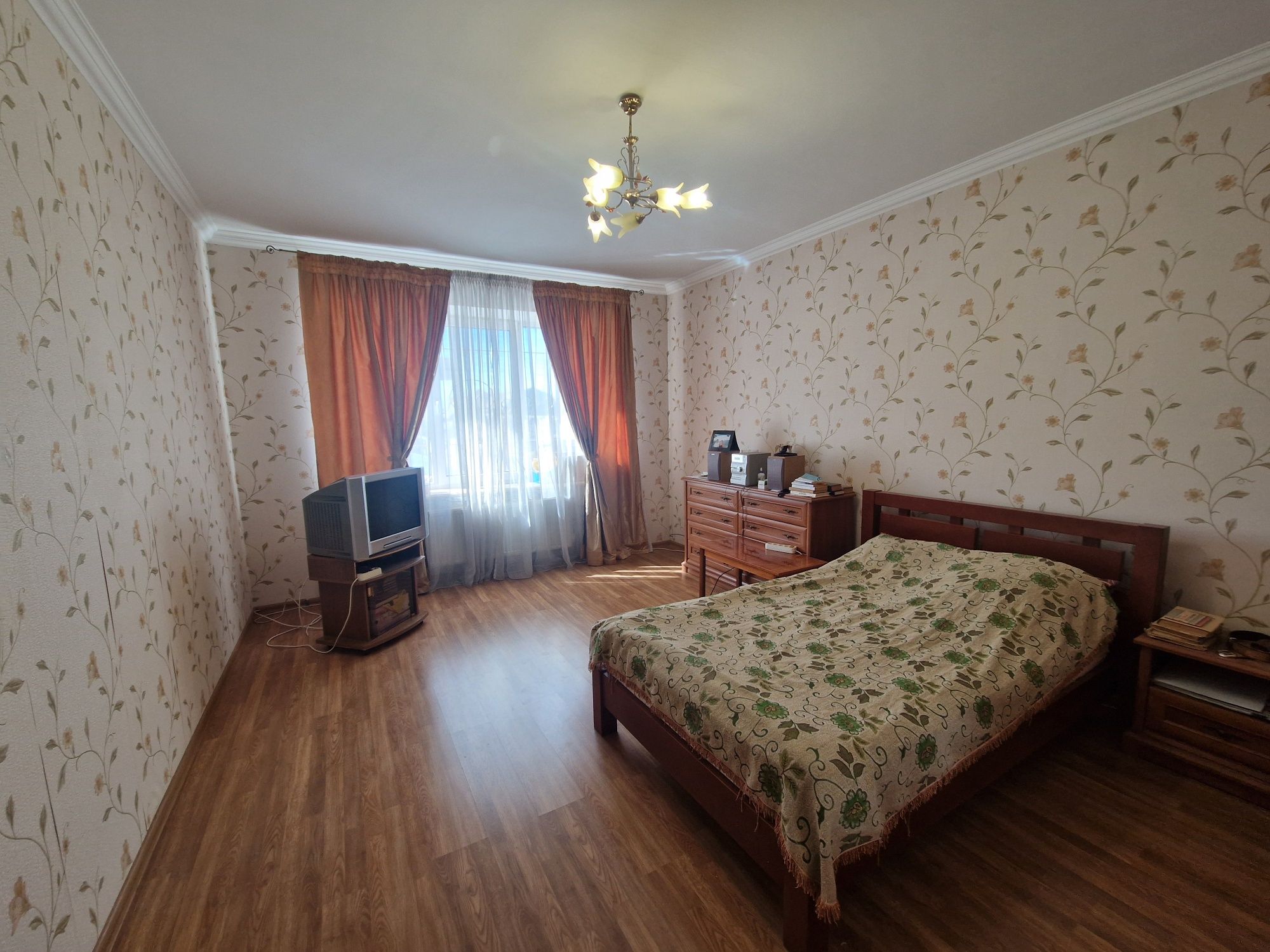 Продам хороший дом для семьи в Молодёжном в 3 км от Черноморска