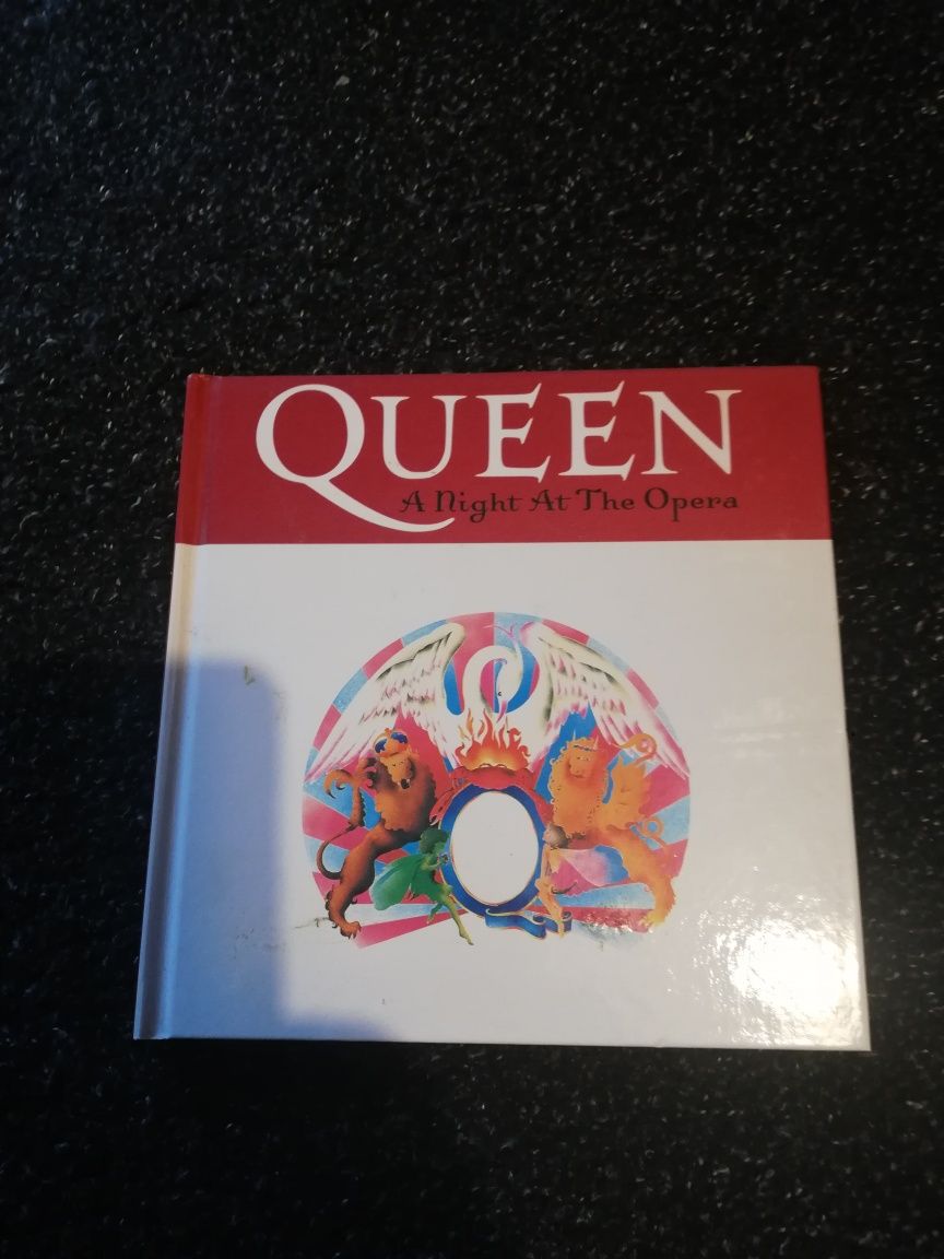 Queen cds e livros coleção completa