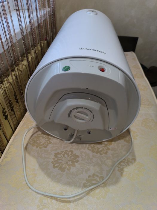 Продам бойлер АРІСТОН 80л