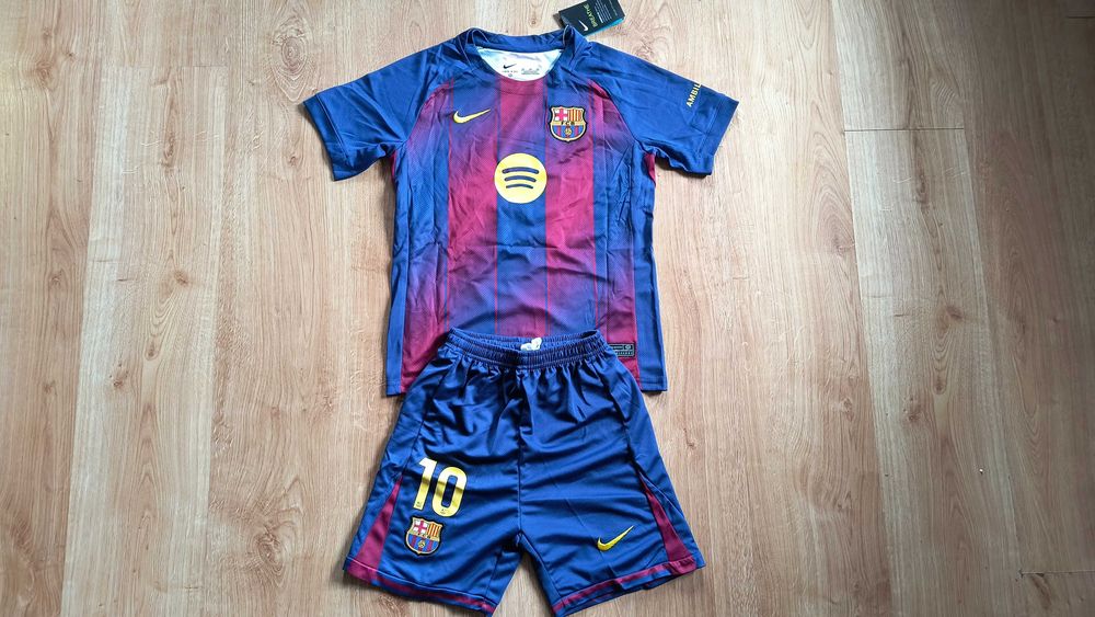 Nowy komplet dziecięcy Barcelona Lamine Yamal roz. 24 na 135-145 cm