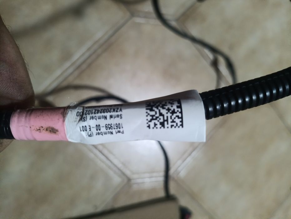 Проводка заднього бампера Tesla model 3