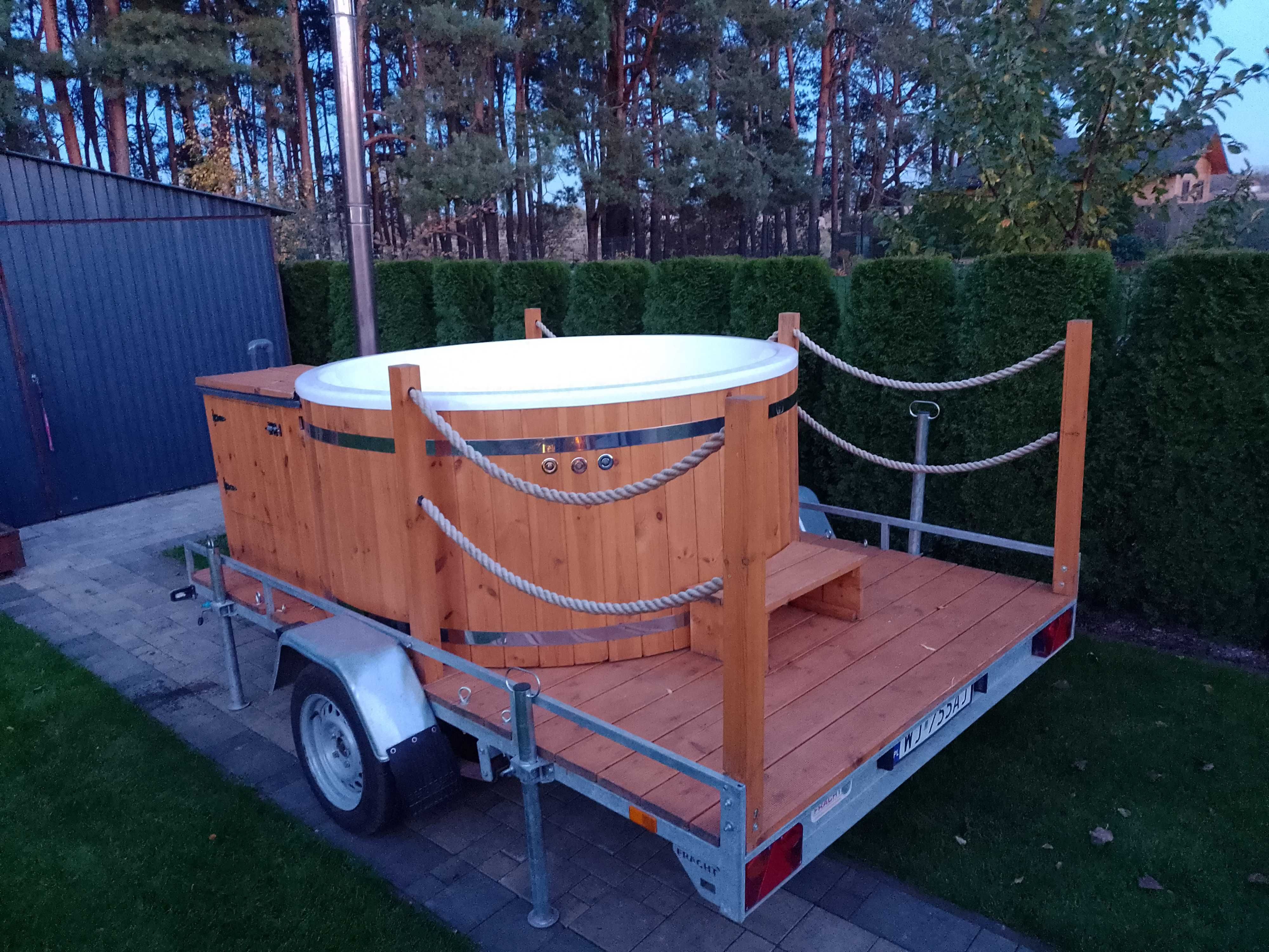 Mobilna balia bania jacuzzi do wynajęcia kawalerski panieński