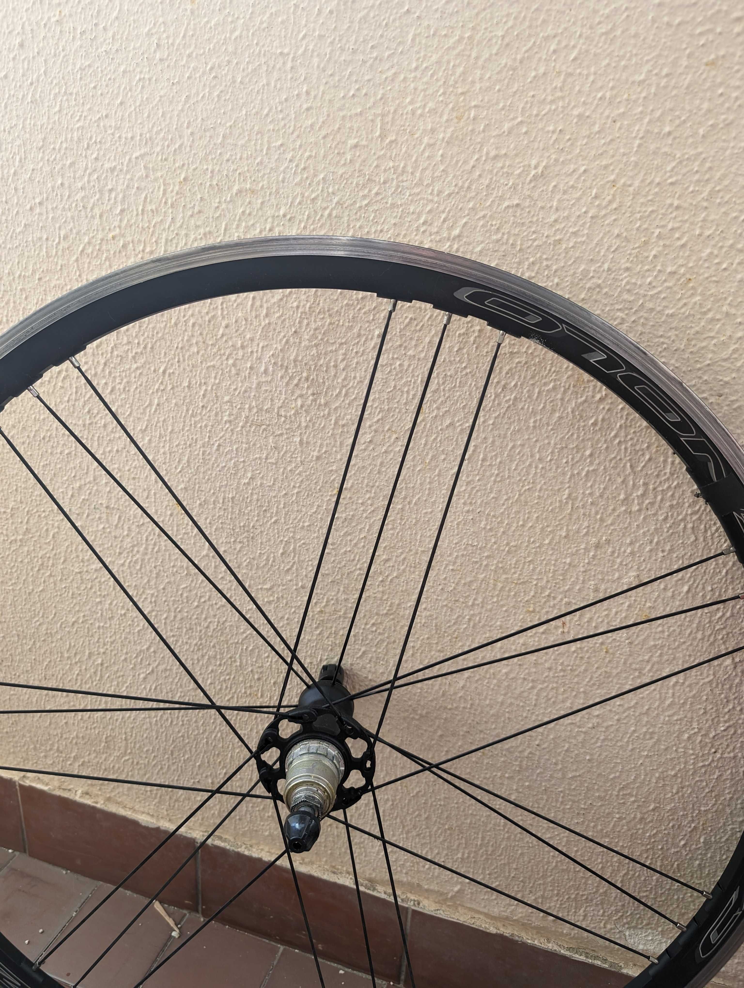 Rodas de ciclismo 28" campagnolo Zonda