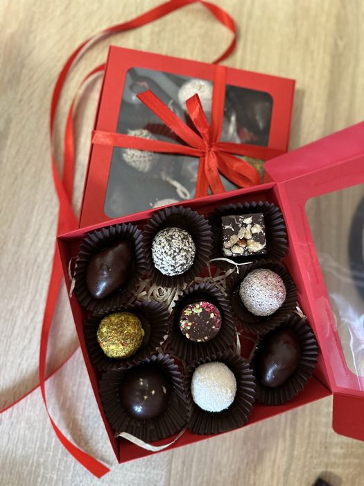 Цукерки ручної роботи, подарункові бокси