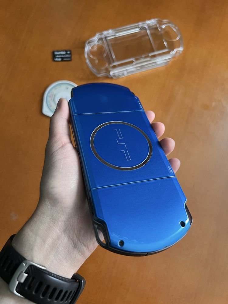Konsola psp 3001 vibrant blue + dodatki i gra