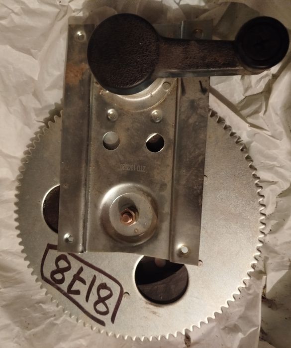 Продається склопідіймач лівий на автомобіль МАЗ.