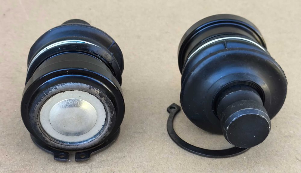 Опора рычага шаровая • Mitsubishi Lancer 9 • Комплект (2 шт.)