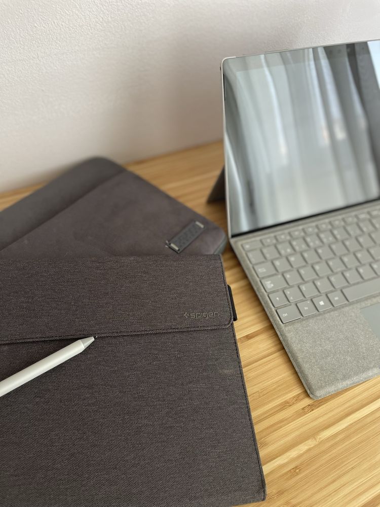 Surface Pro 6, Teclado e Caneta. Com oferta de Capa e Bolsa
