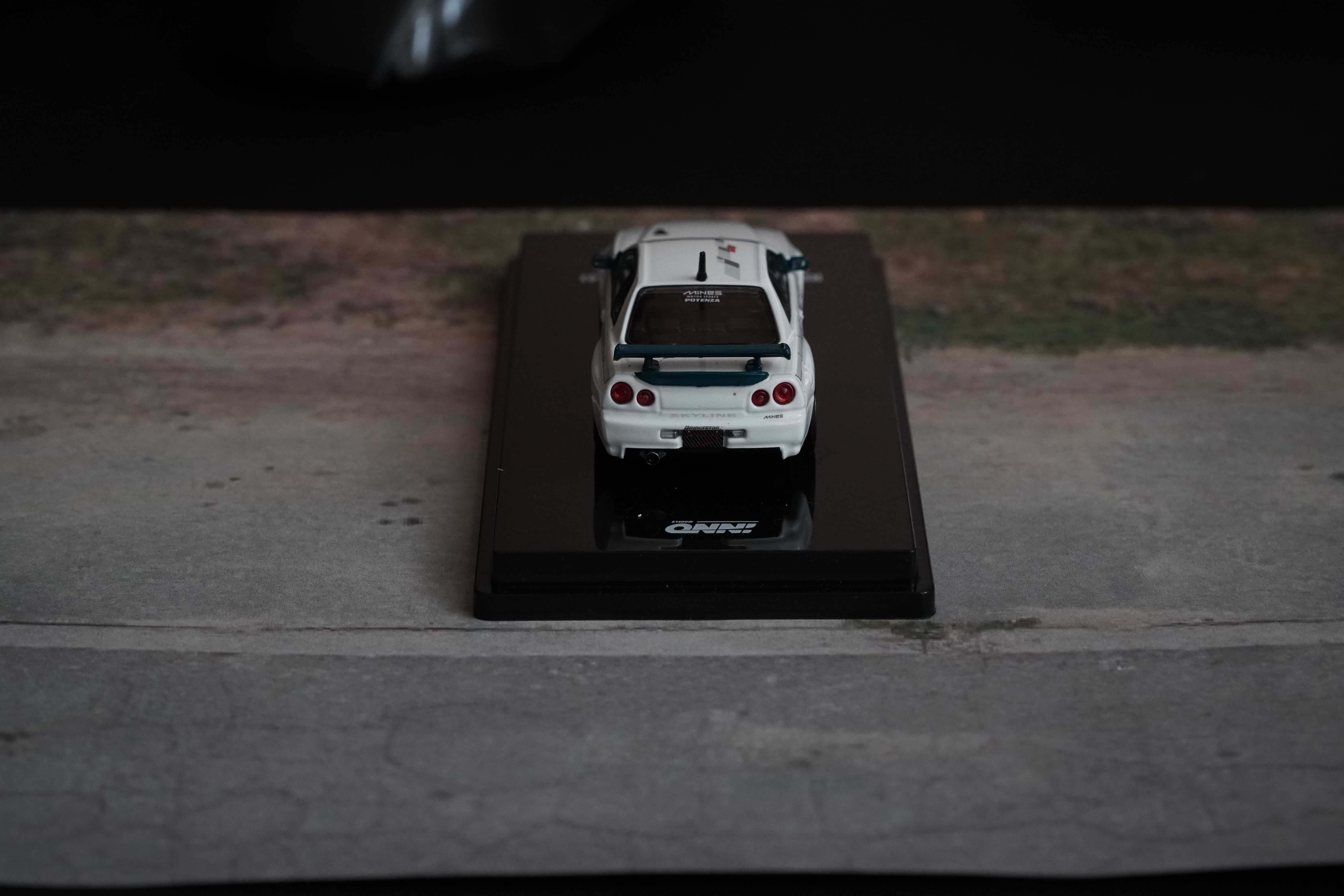 Inno64 Nissan Skyline GTR R34 Resorak 1:64 Gablotka Kolekcjonerski