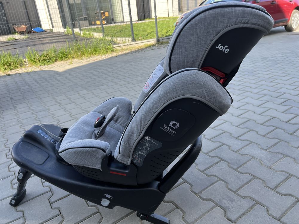 Fotelik samochodowy Joie Stages 0-25kg z bazą isofix