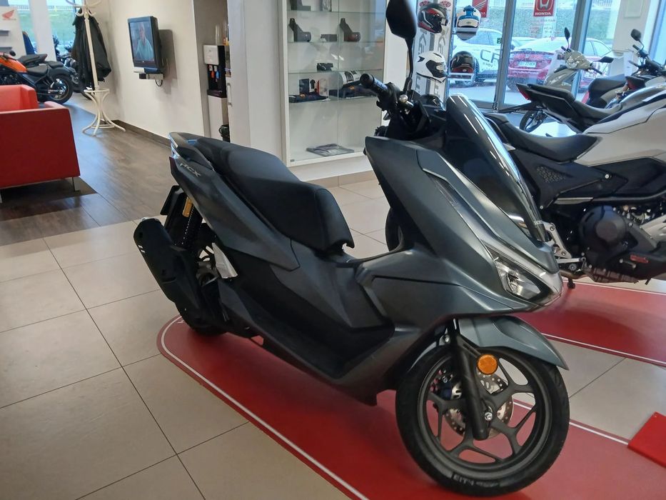Honda PCX Honda PCX125 DX DEMO. Niski przebieg dostępny od ręki Białystok