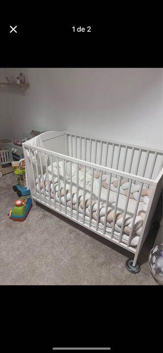 Berço e lençóis de criança