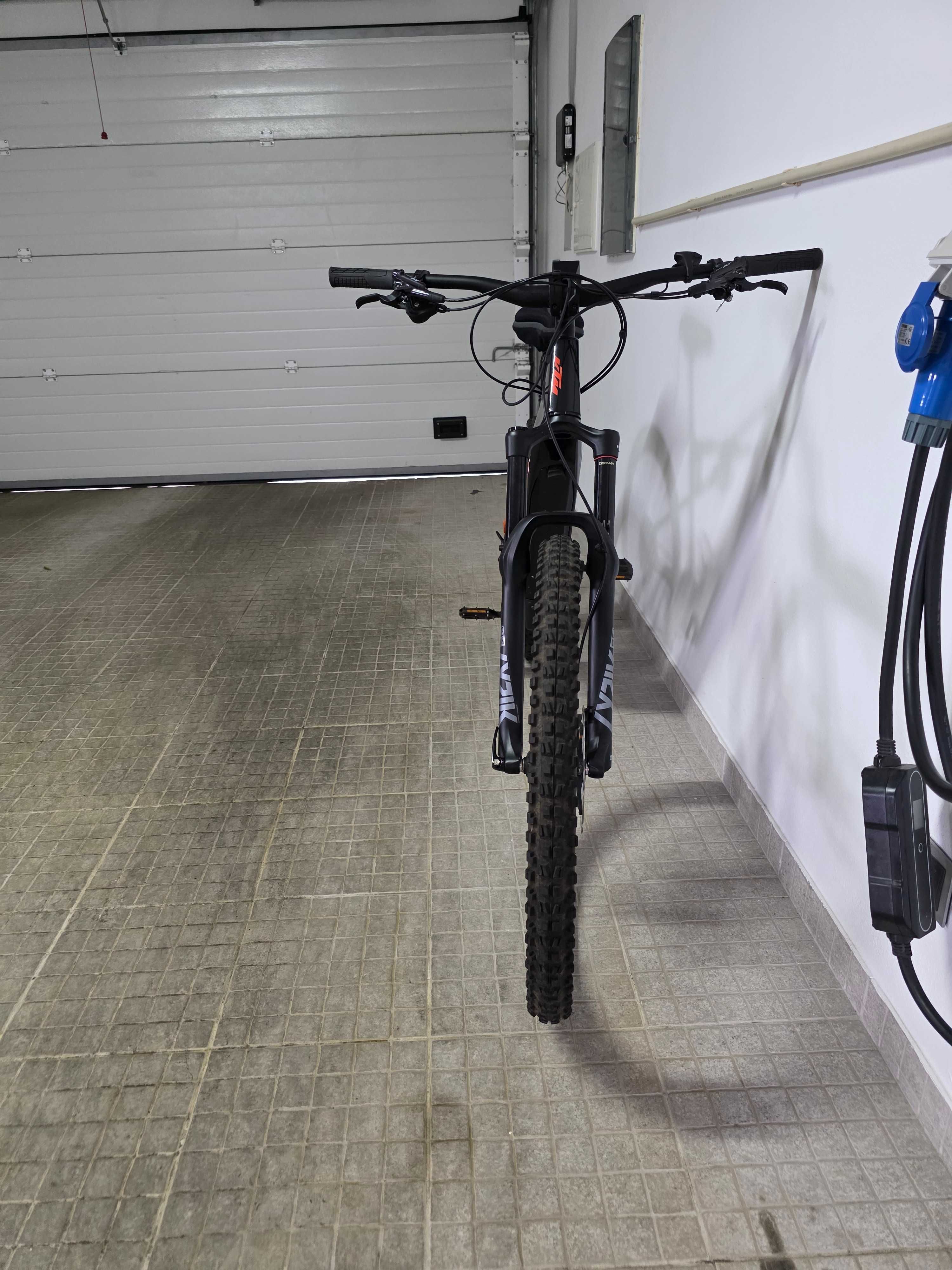 KTM E-MTB XL – 170mm – Rodas 27.5 PLUS – Elétrica – Topo de Gama