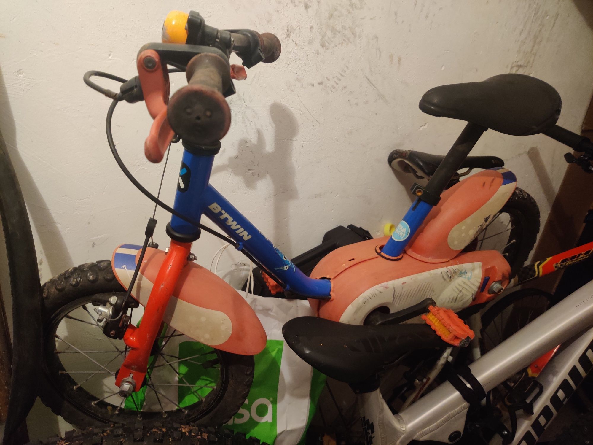 Bicicleta de criança com pedais da Btwin