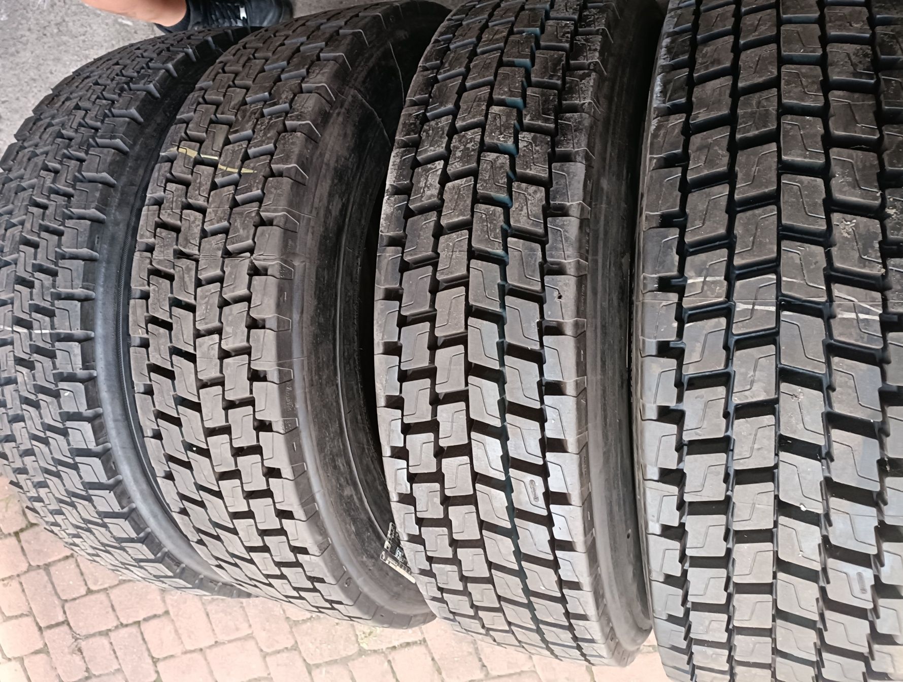 Opony Bieżnikowane , Napedowe Continental HDW2 275/70r22.5