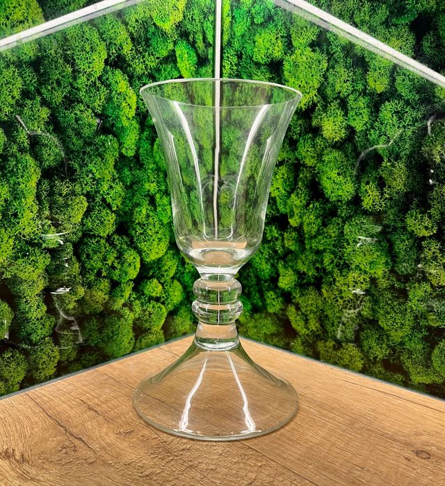 Piękne kryształowe świeczniki kielichy