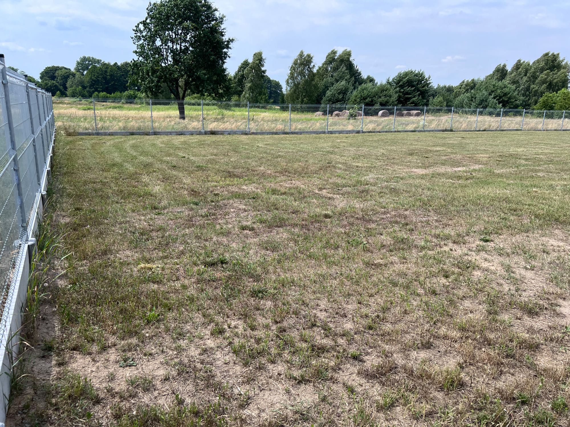 Działka budowlana z WZ, media, ogrodzona 950m2