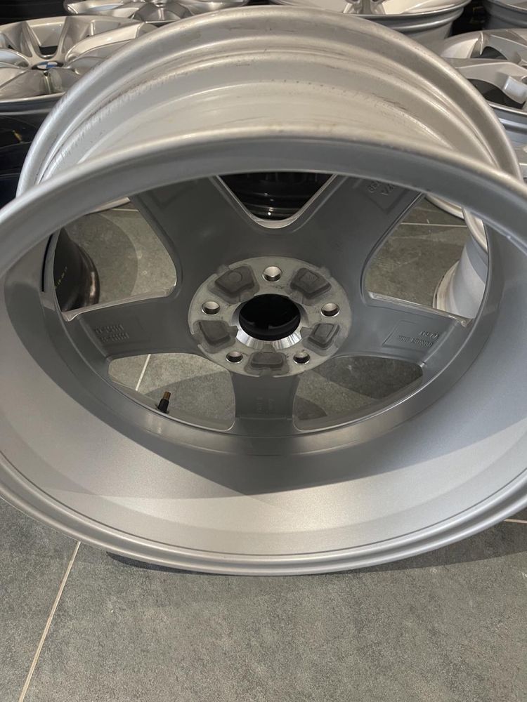 Продам комплект дисків Volkswagen нові R17 5x112 ET 39