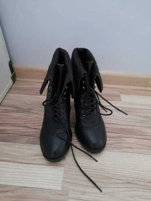 Czarne modne buty na obcasie rozm 36