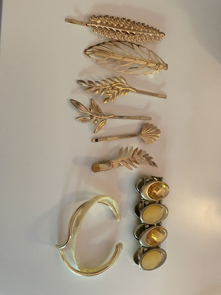 Ganchos dourados + pulseiras