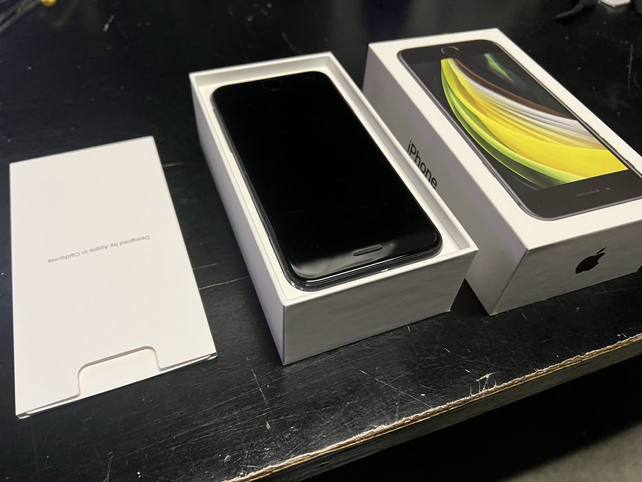 Telemóvel iPhone SE 256GB preto