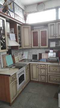 Кухонні     меблі