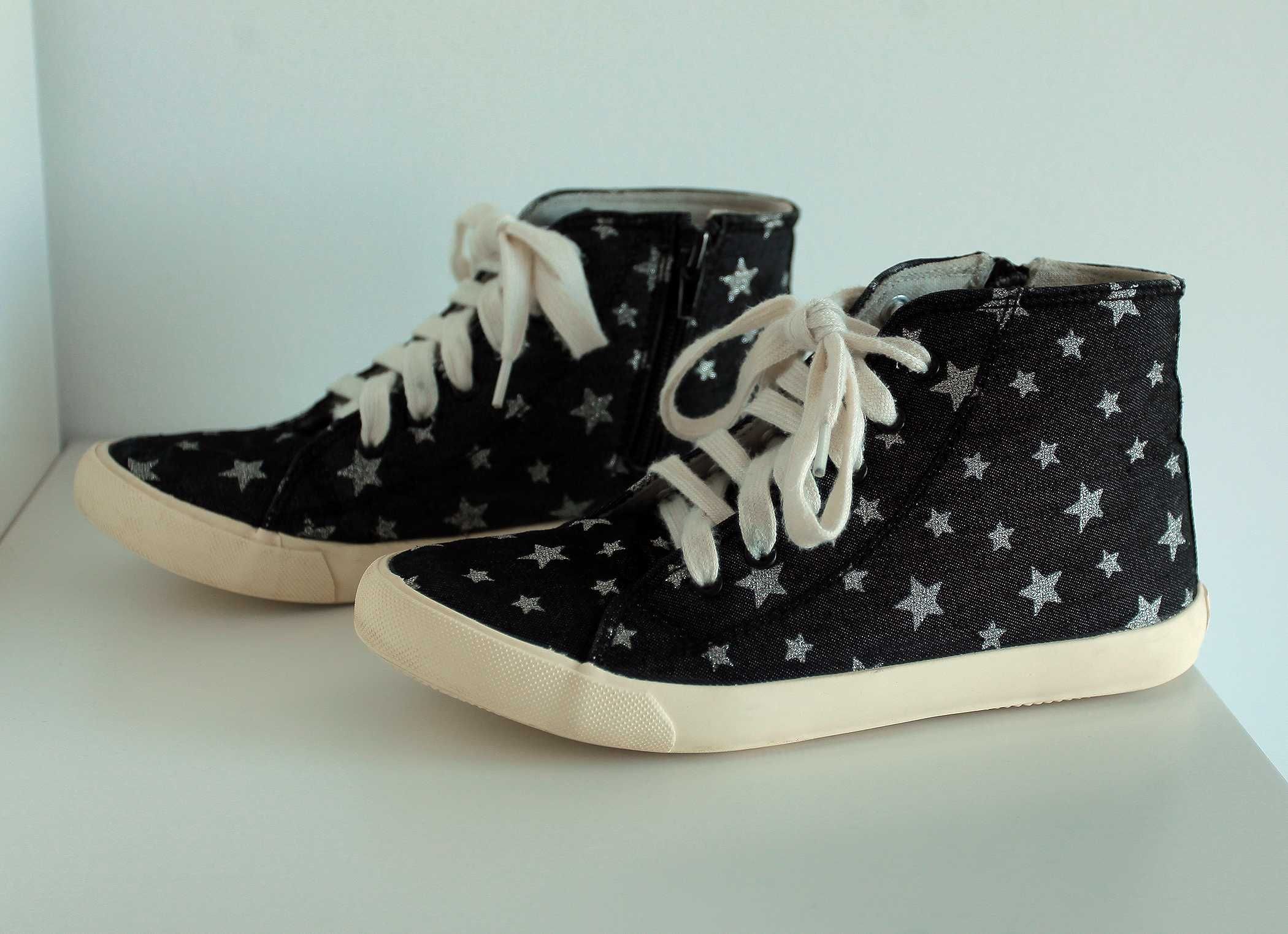 Buty trampki sznurowane