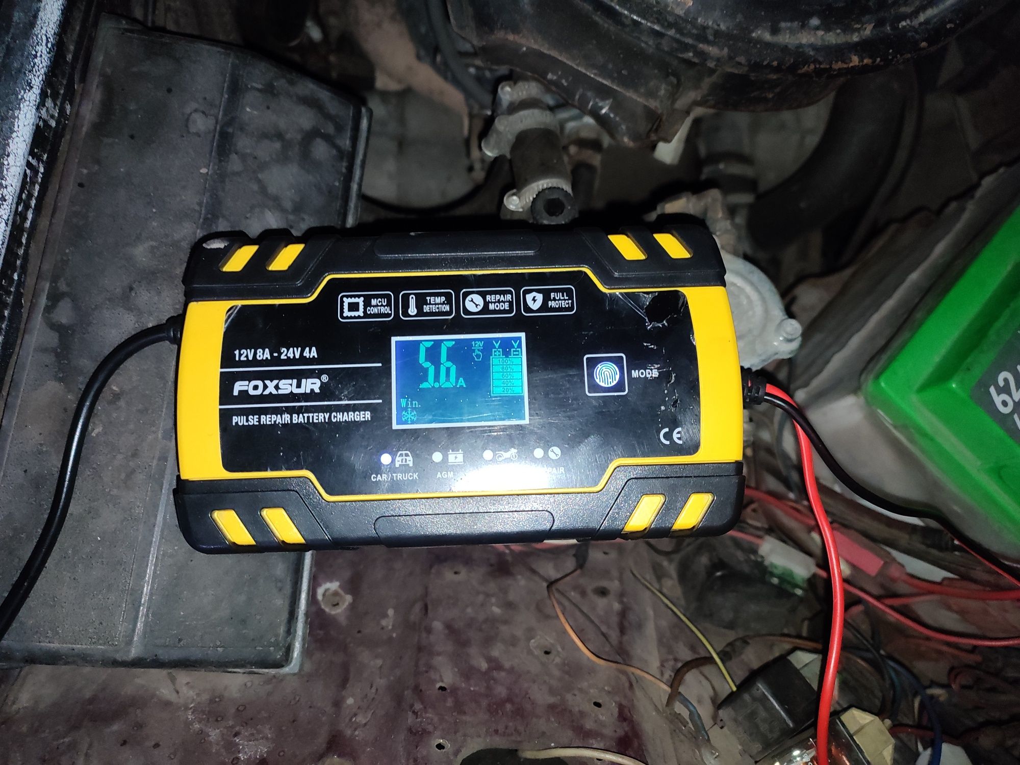 Зарядний пристрій 12v-24v Зарядное устройство