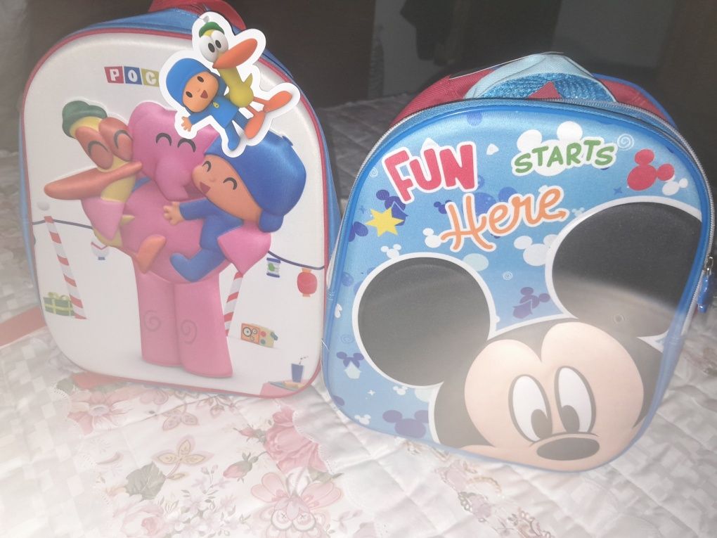mochilas de crianças (novas)