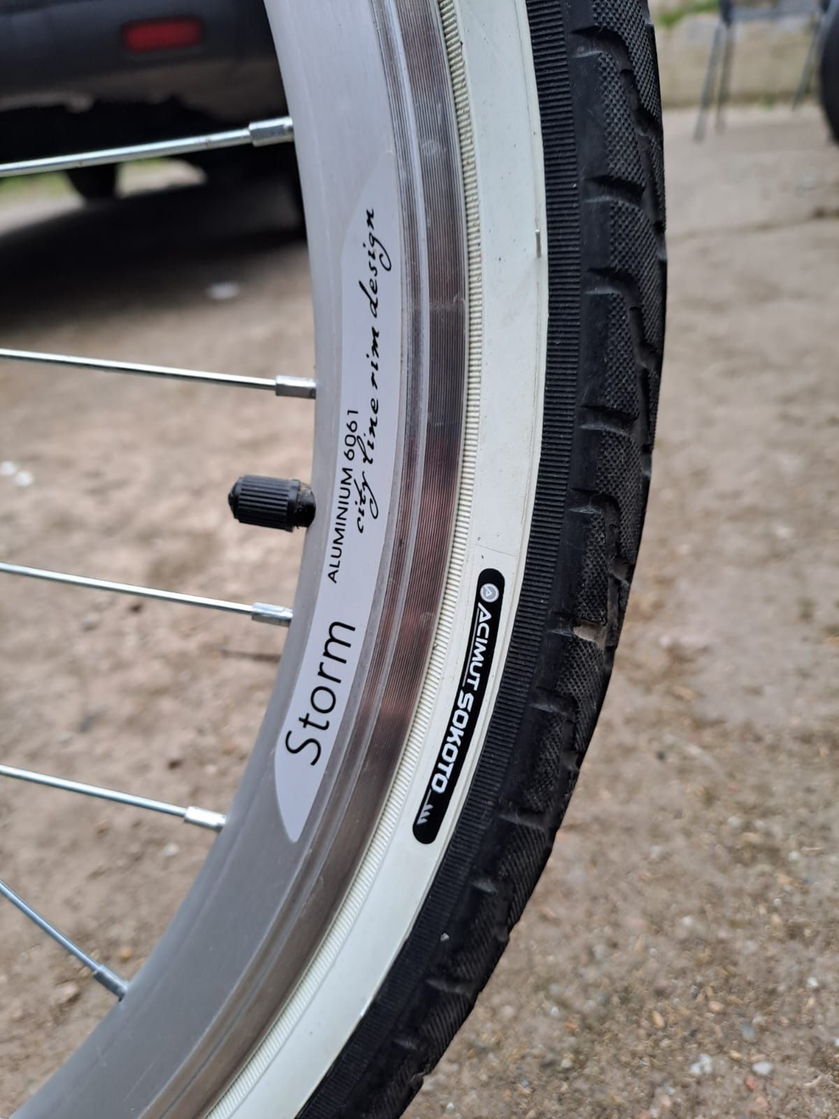 Rower dziewczęcy praktycznie nowy!