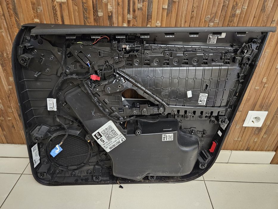 Дверна карта Audi Q3  83A.899.N1D.A в сборі з кнопками