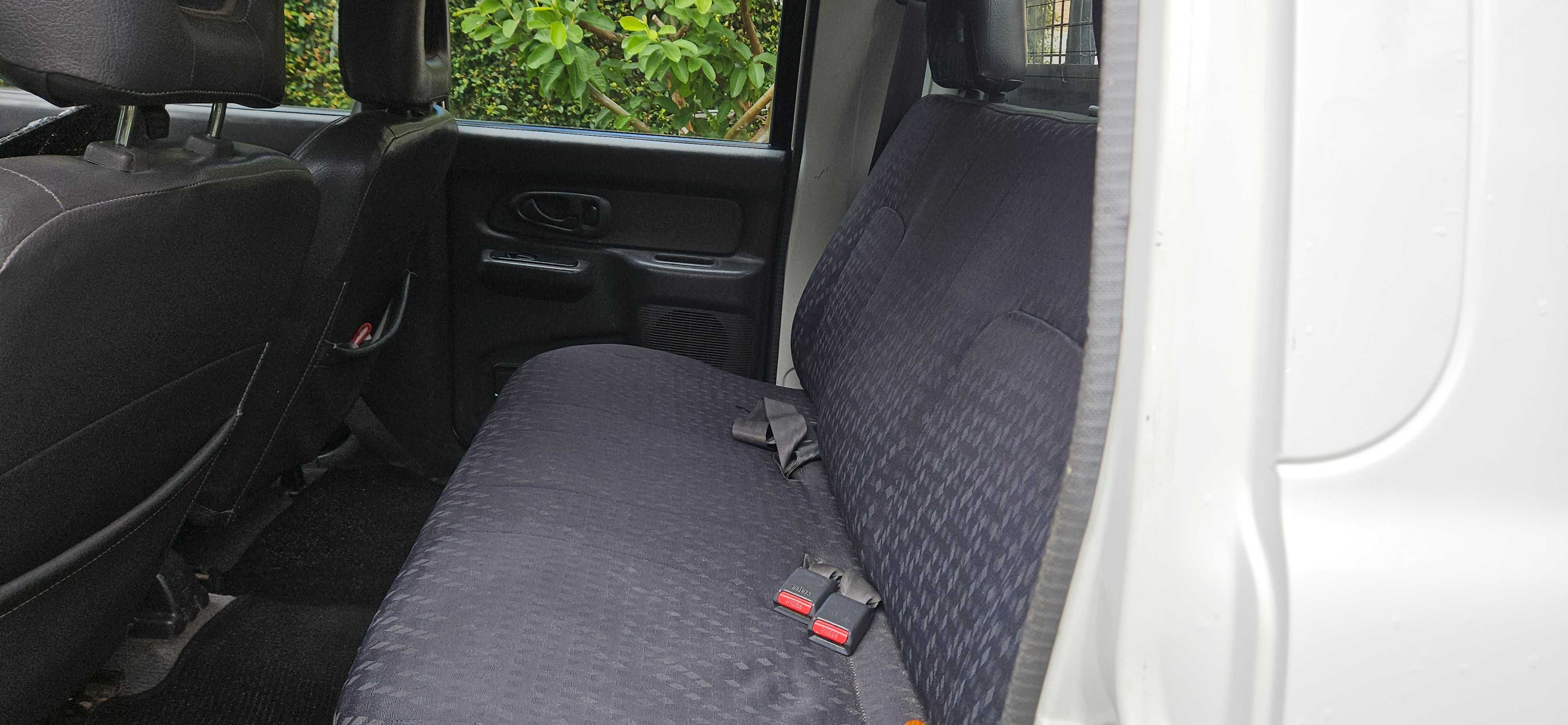 Mitsubishi L200 2WD 4x2 CAB Dupla