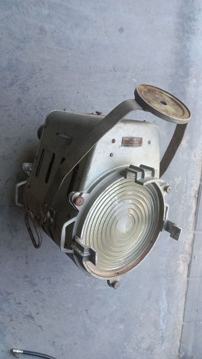 Stara lampa teatralna filmowa loft prl