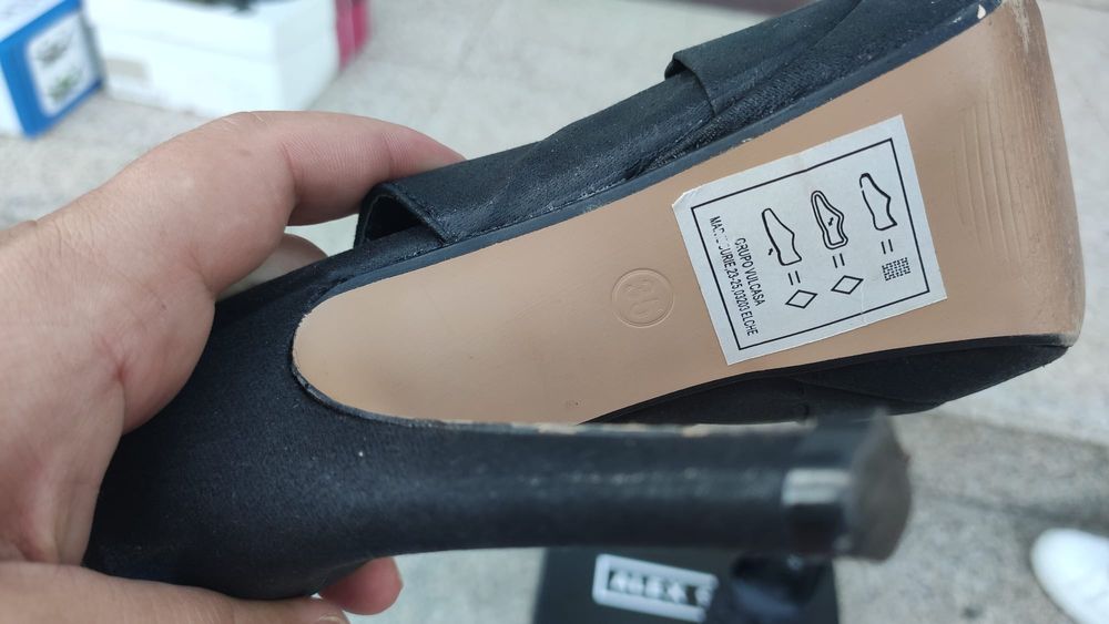 Sandália salto alto T35