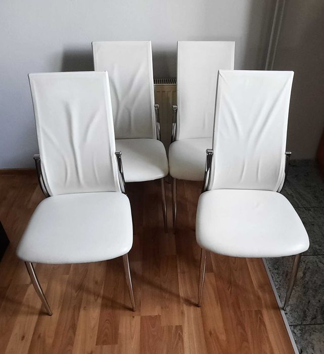 Krzesła skórzane komplet
