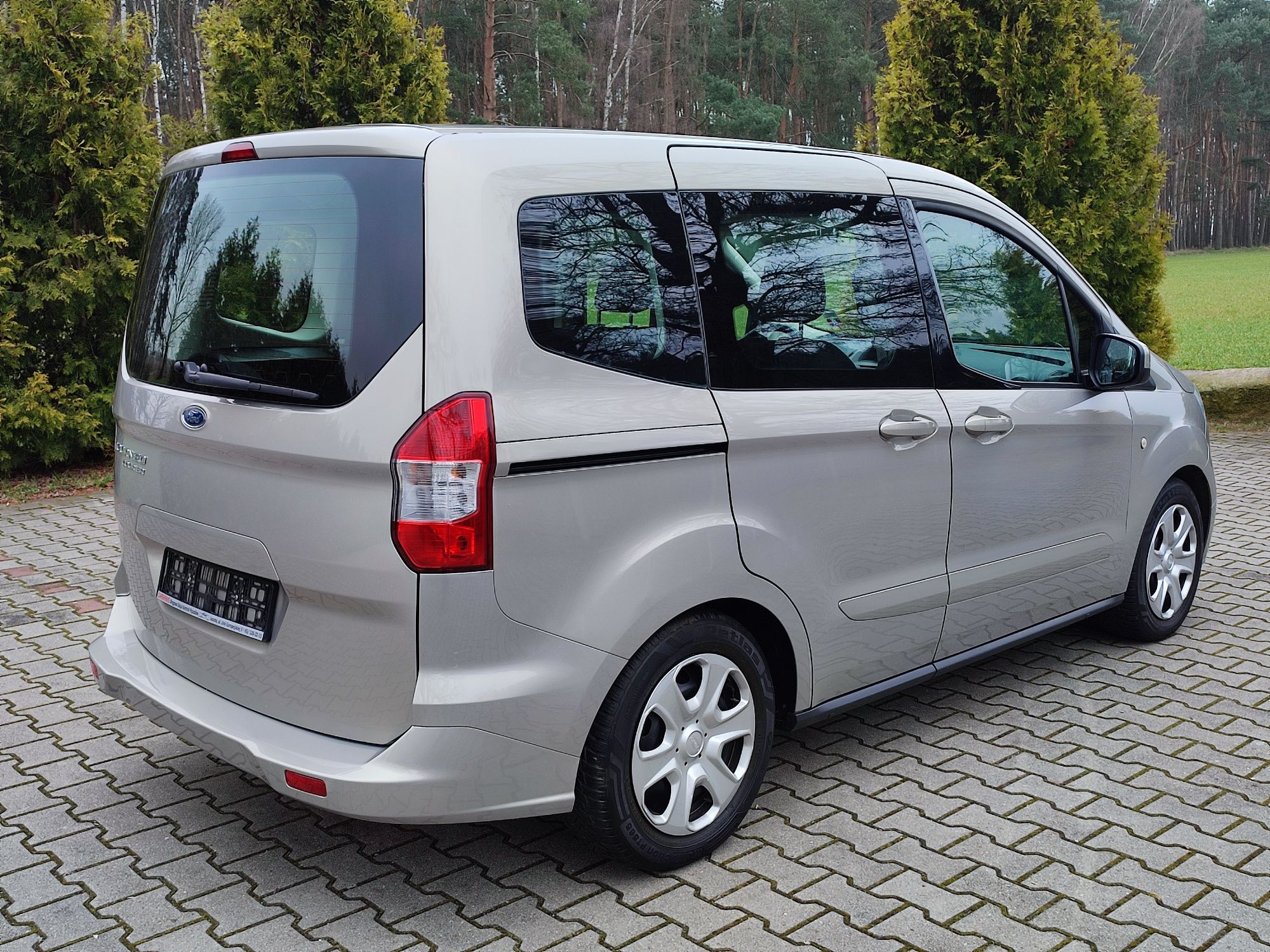 Ford Tourneo Courier  1.5 TDCI Klimatyzacja 5 osobowy !