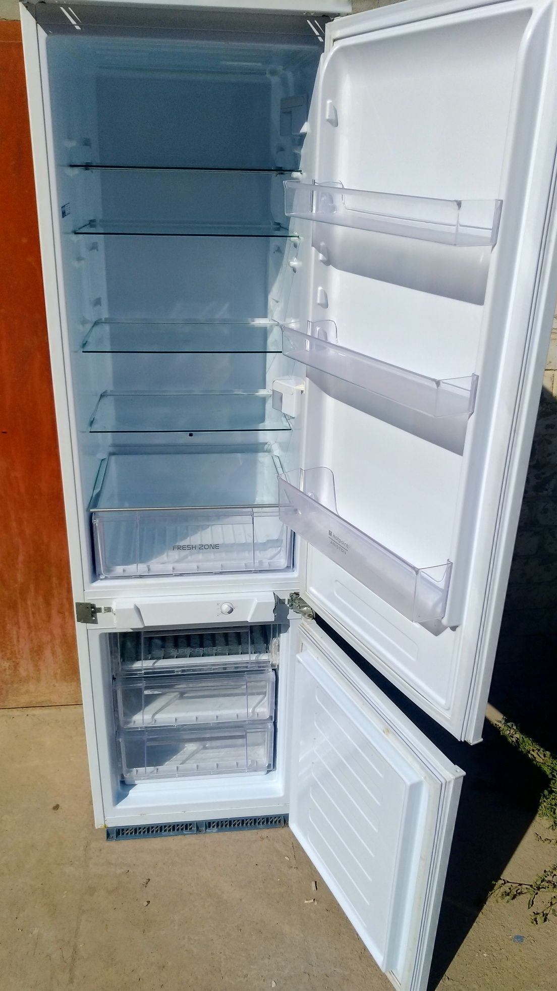 Холодильник на вбудову