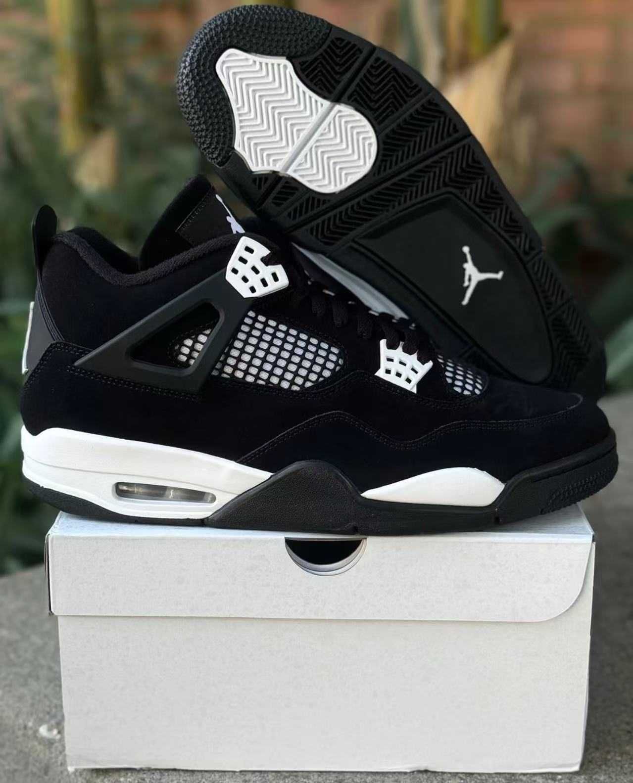 buty Espadryle JordanAirJordan4RetroWhiteThunder Espadryle R. 41