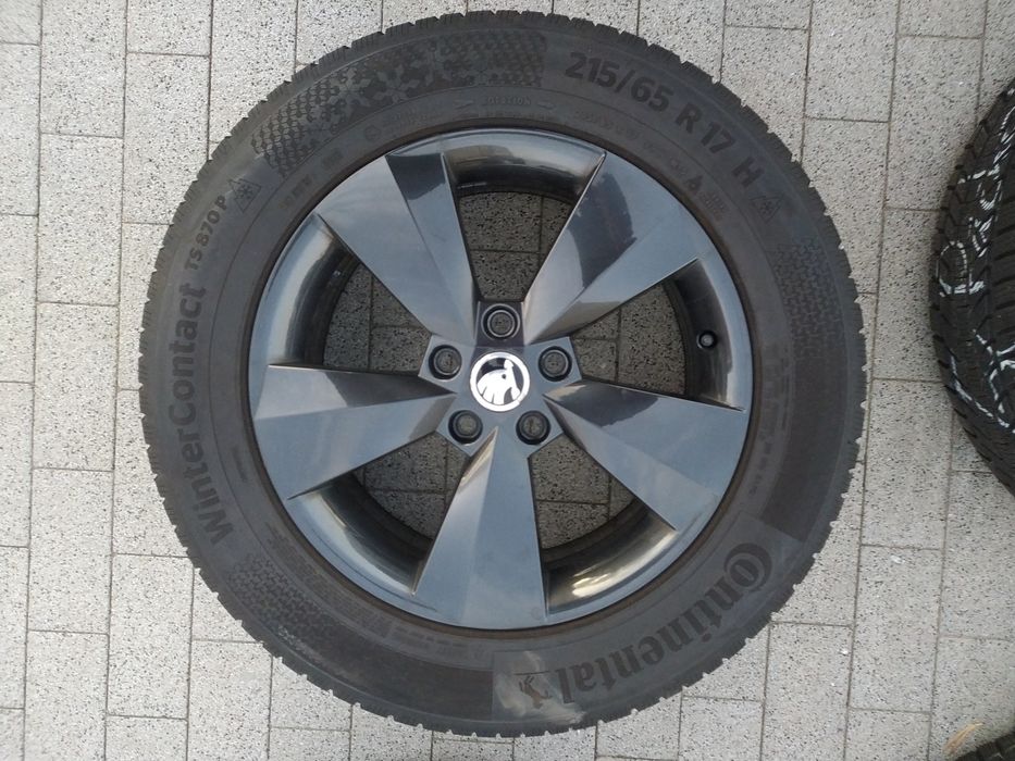 Oryginalne felgi Skoda Nanuq 17 cali opony zimowe Kodiaq Karoq Ateca