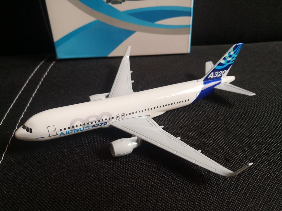 Samolot model samolotu metalowy ok 16 cm Airbus A320 neo