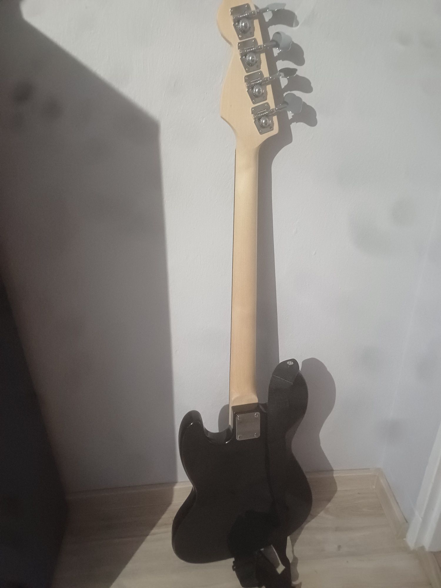 Gitara Basowa "Echo" + piecyk 15Wat